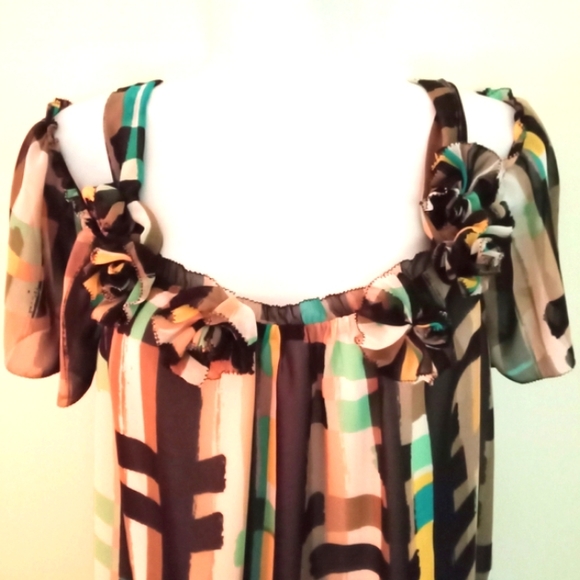 NWTπ FREE GIFT INCLUDED 3D Flowers Off Shoulder Short Sleeves Blouse Top Tee - Picture 10 of 15